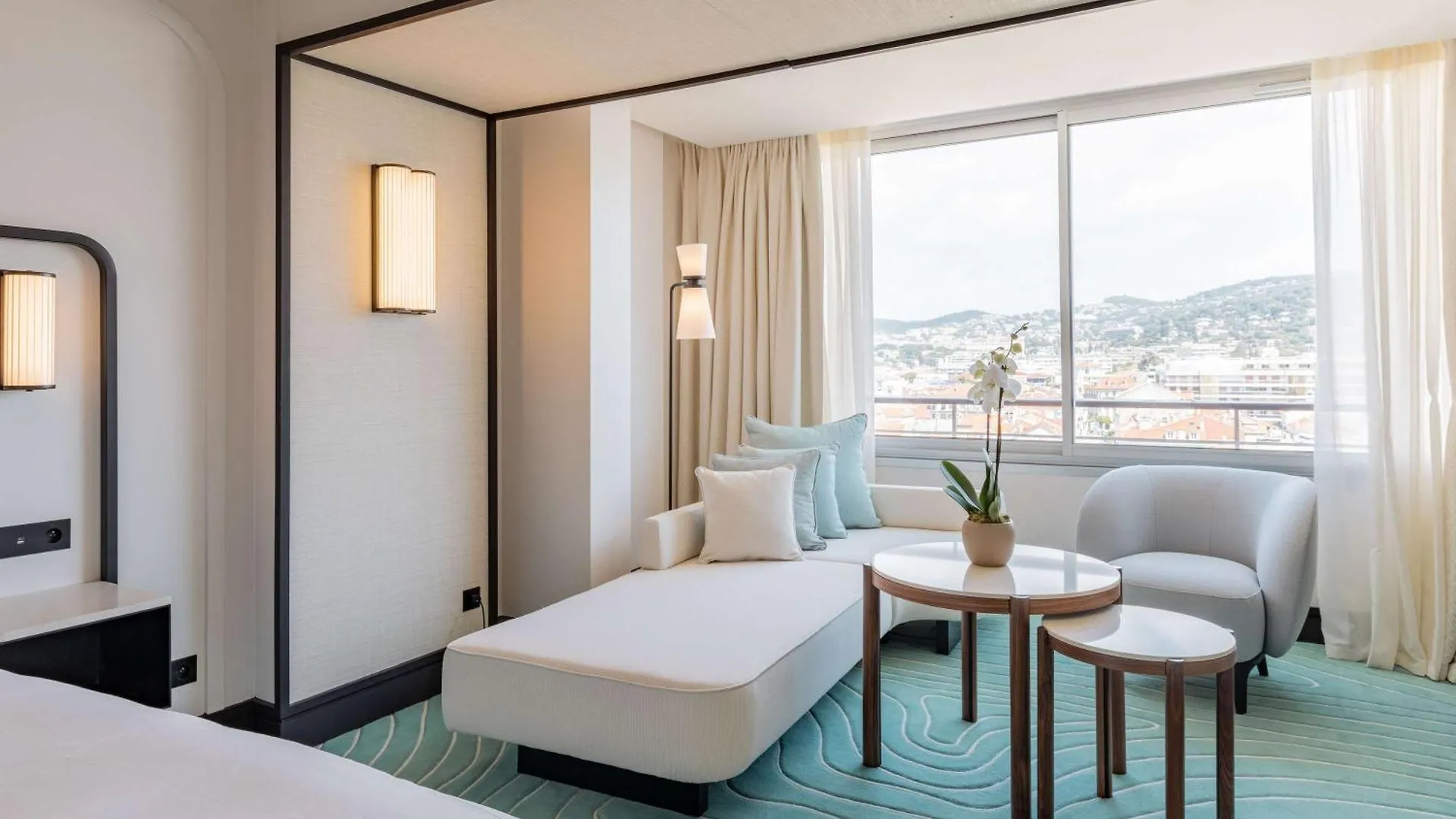 Mondrian Cannes 5*,