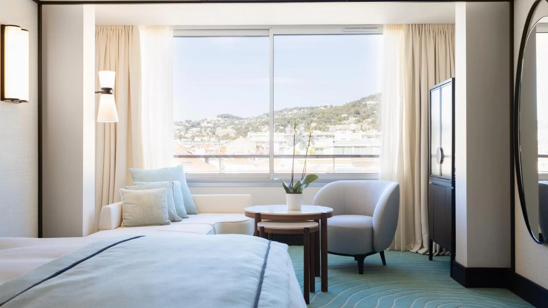 Mondrian Cannes 5*,
