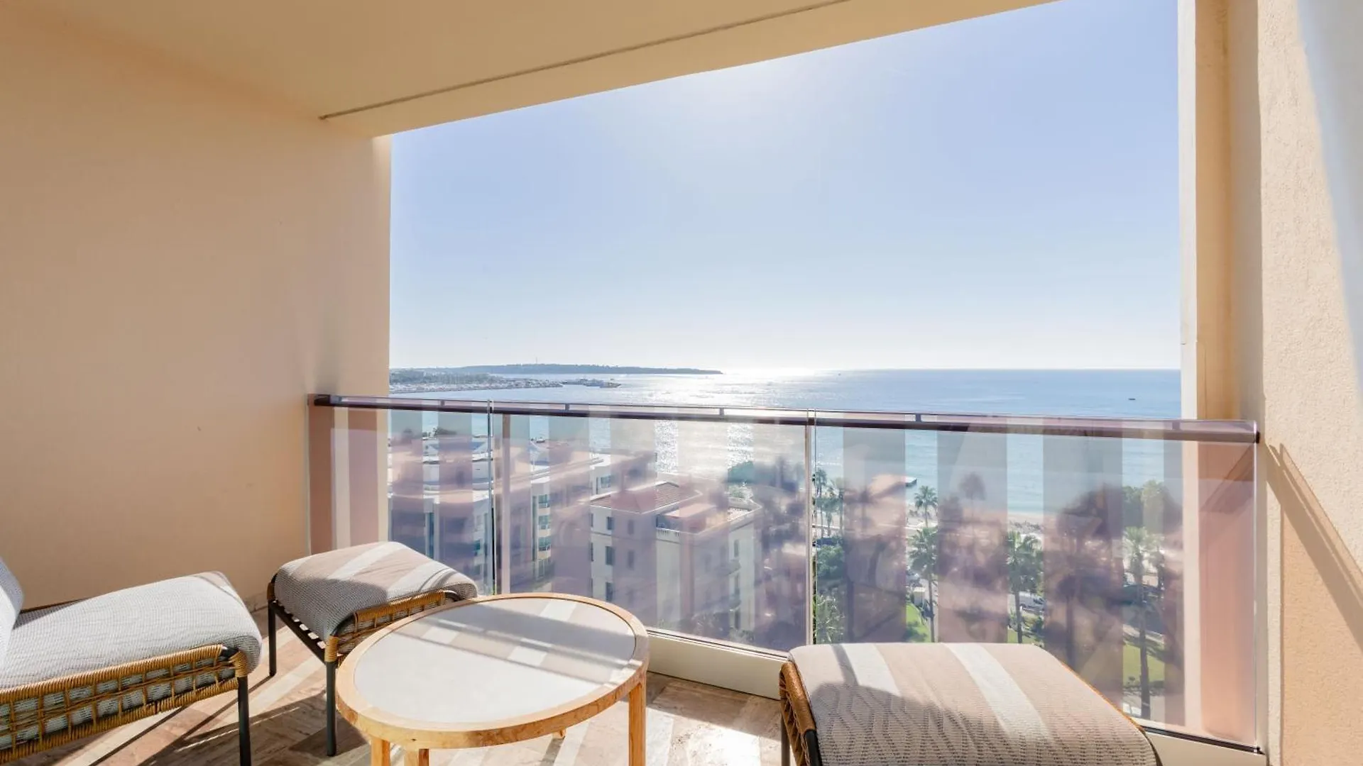 ***** Hotel Mondrian Cannes Frankreich