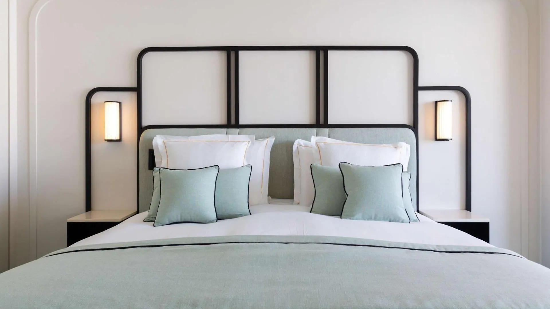 Mondrian Cannes 5*,